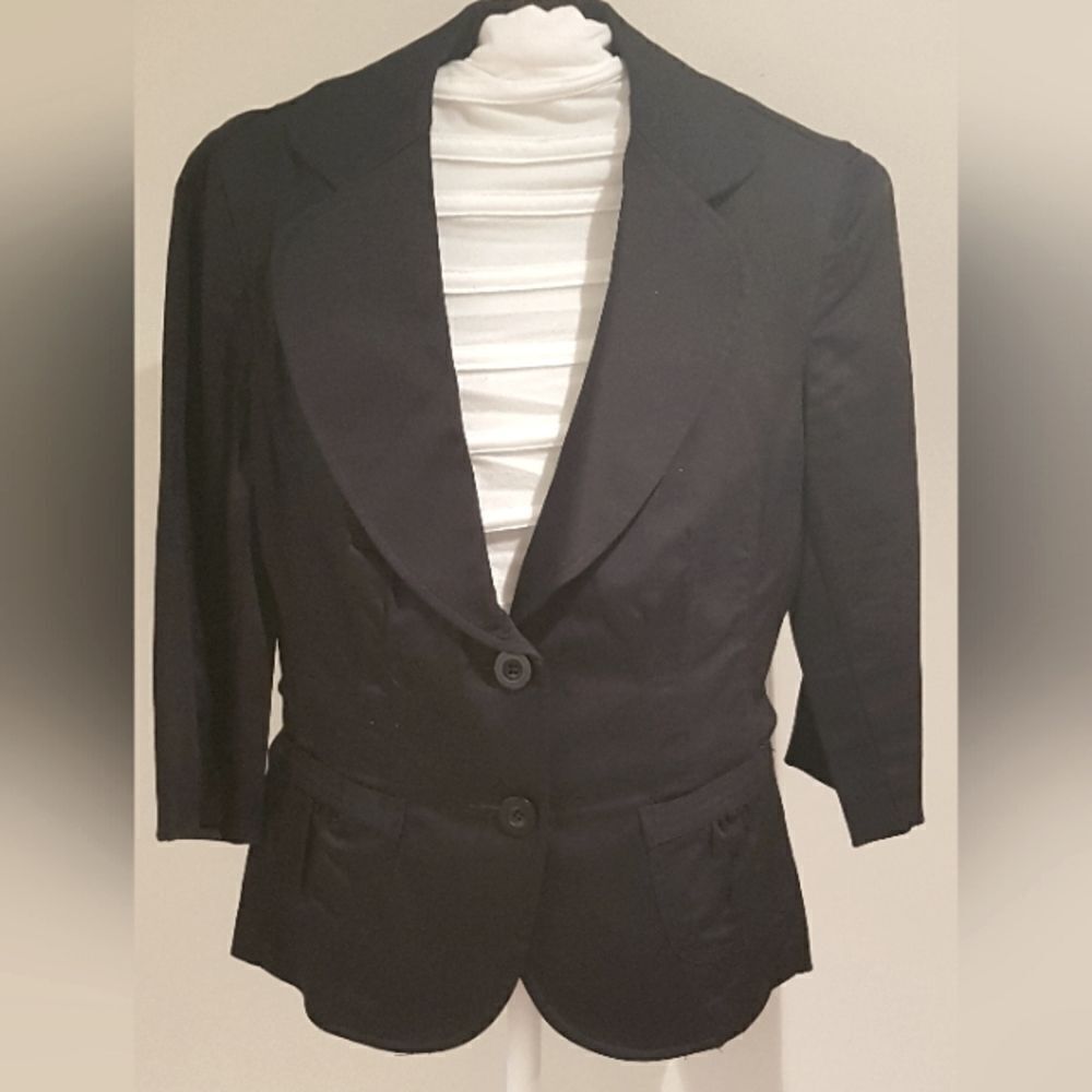 RICKI'S *NWOT* CLASSIC  Black Fitted 3/4 Sleeve Jacket Blazer STUNNING. Size 6.